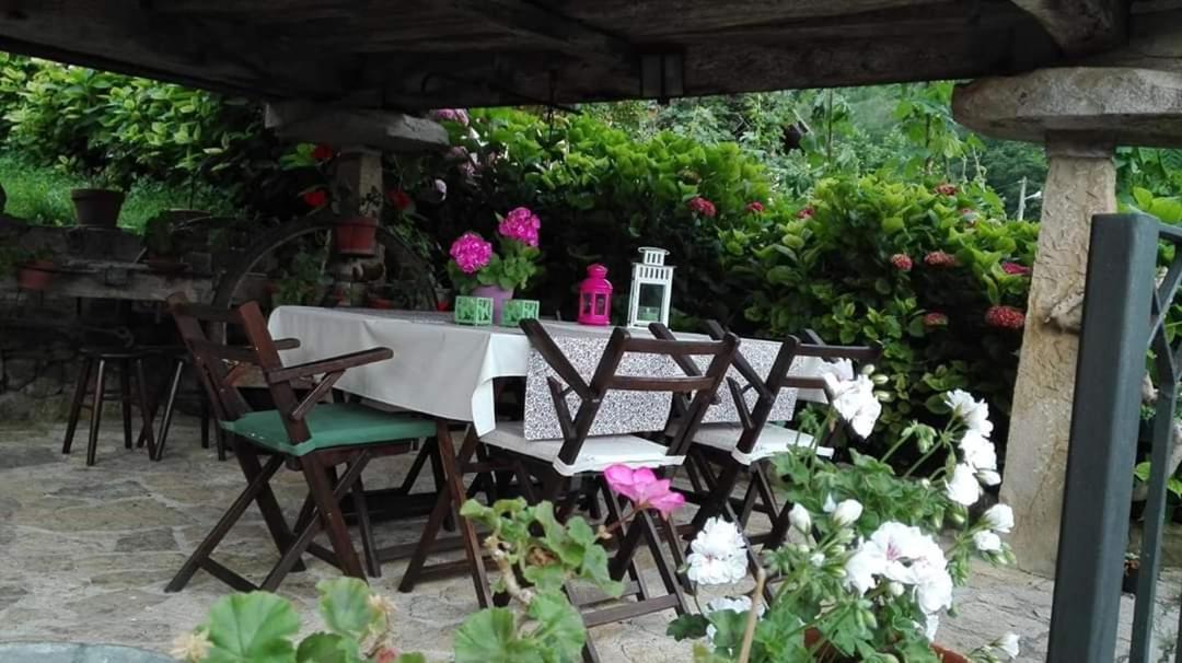 El Colladin Guest House Llerices Exterior photo