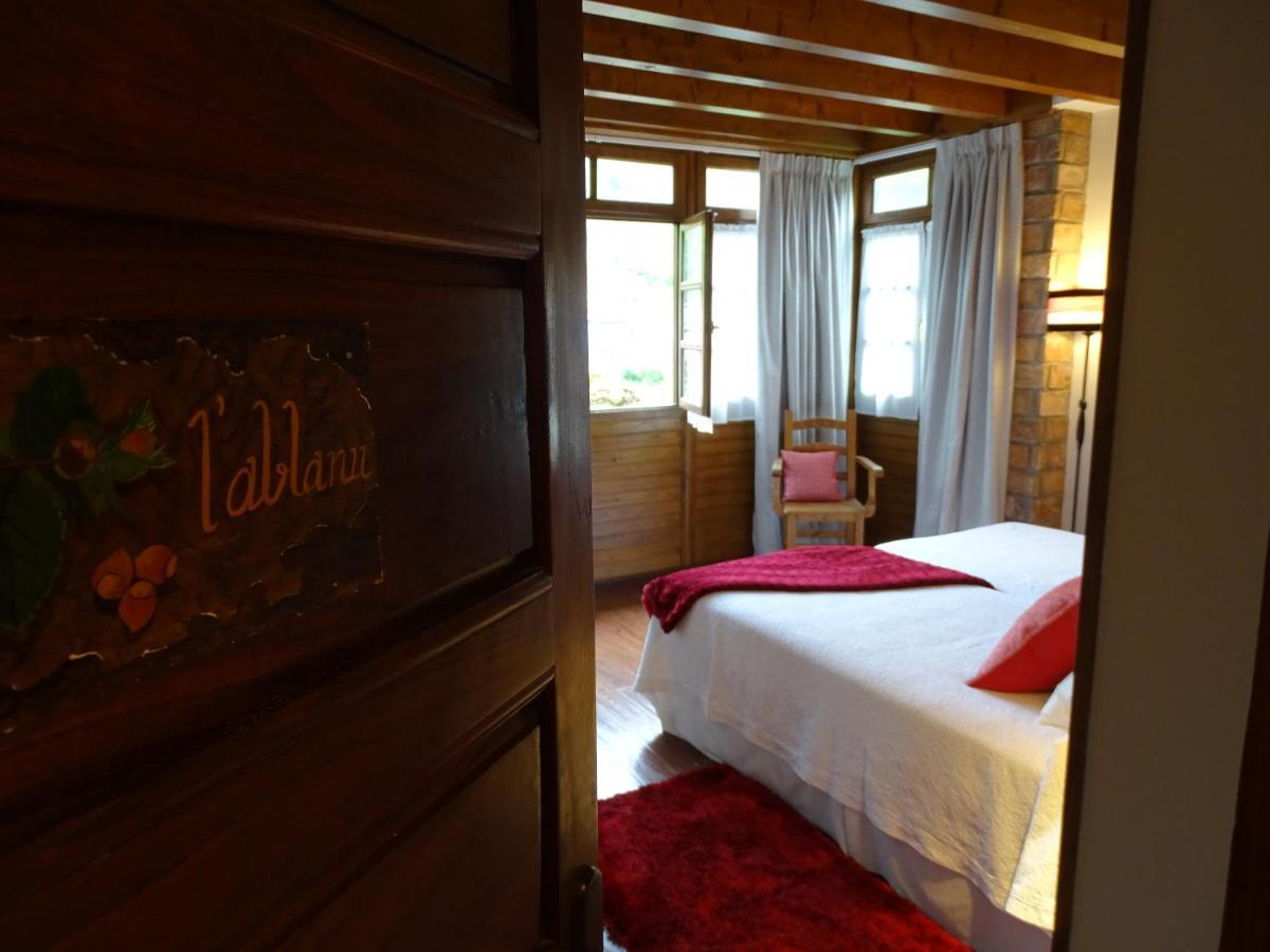 El Colladin Guest House Llerices Exterior photo