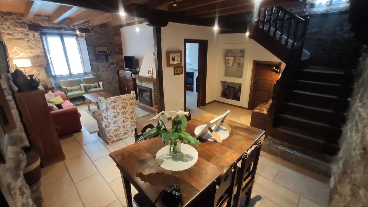 El Colladin Guest House Llerices Exterior photo
