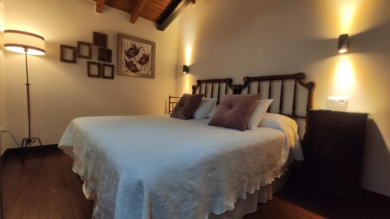 El Colladin Guest House Llerices Exterior photo