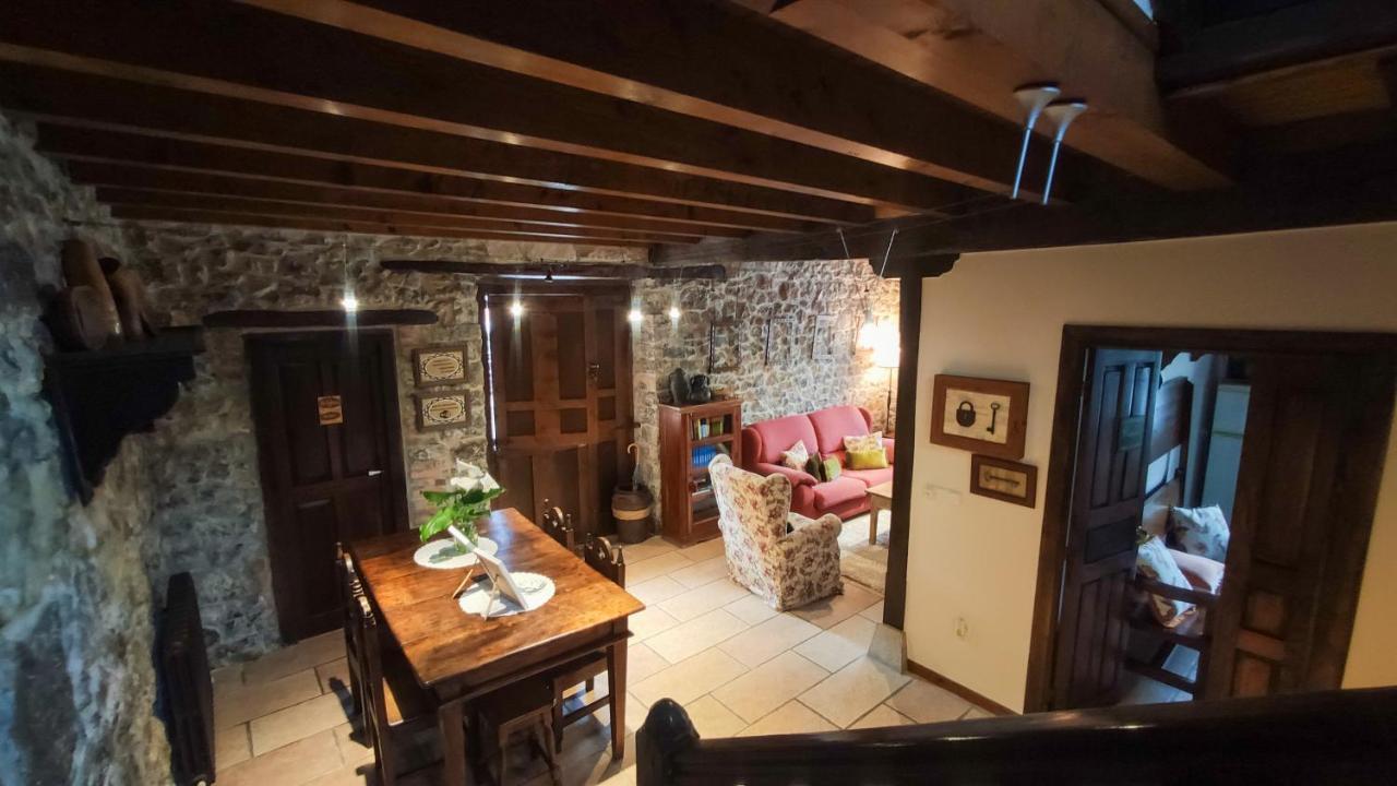 El Colladin Guest House Llerices Exterior photo