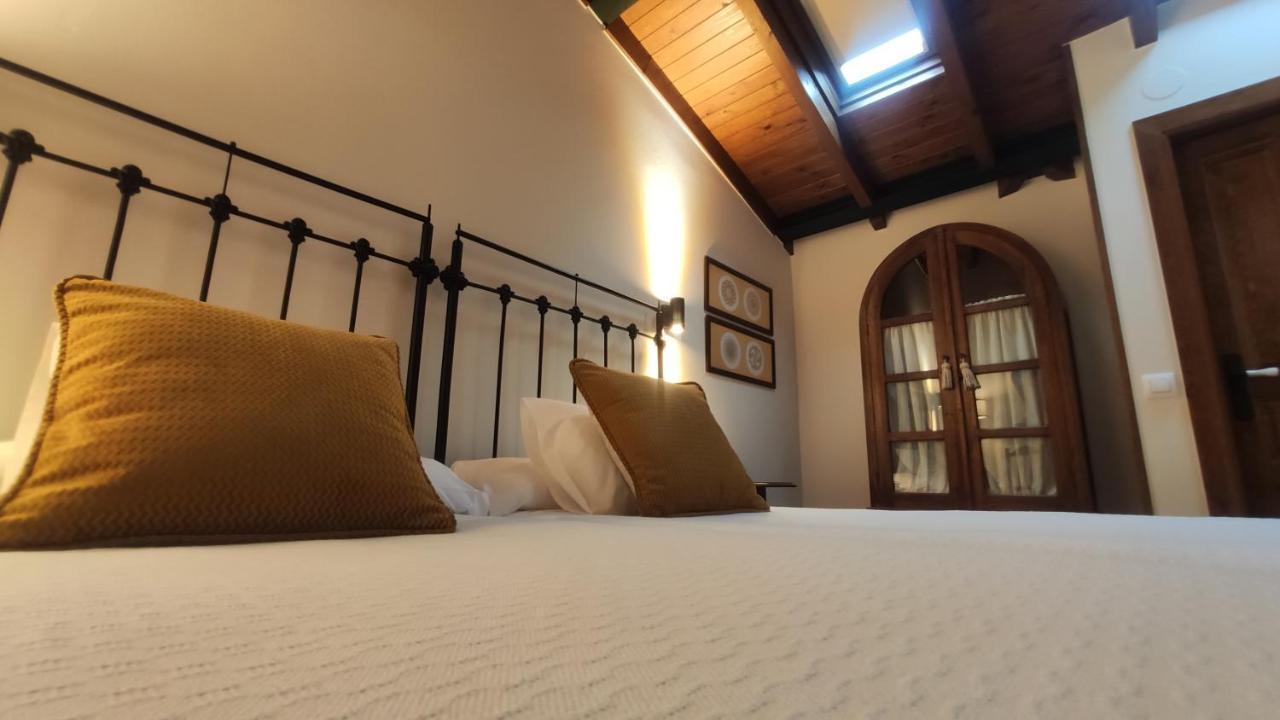 El Colladin Guest House Llerices Exterior photo